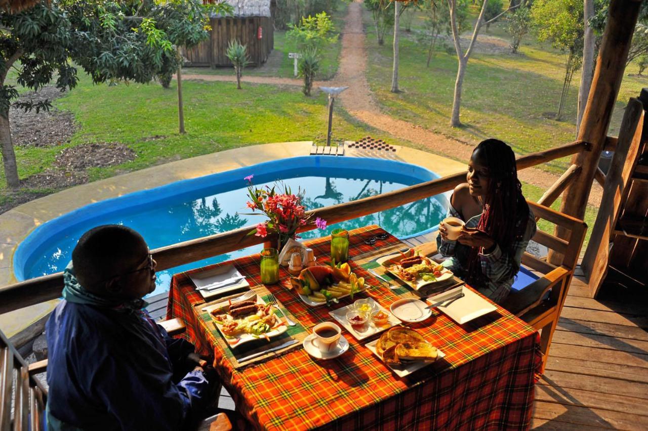 Bullbush River Camp Kihihi Luaran gambar