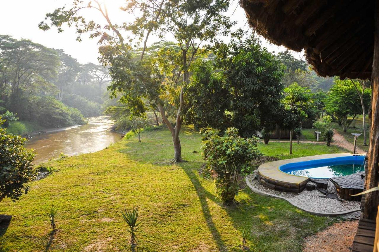 Bullbush River Camp Kihihi Luaran gambar