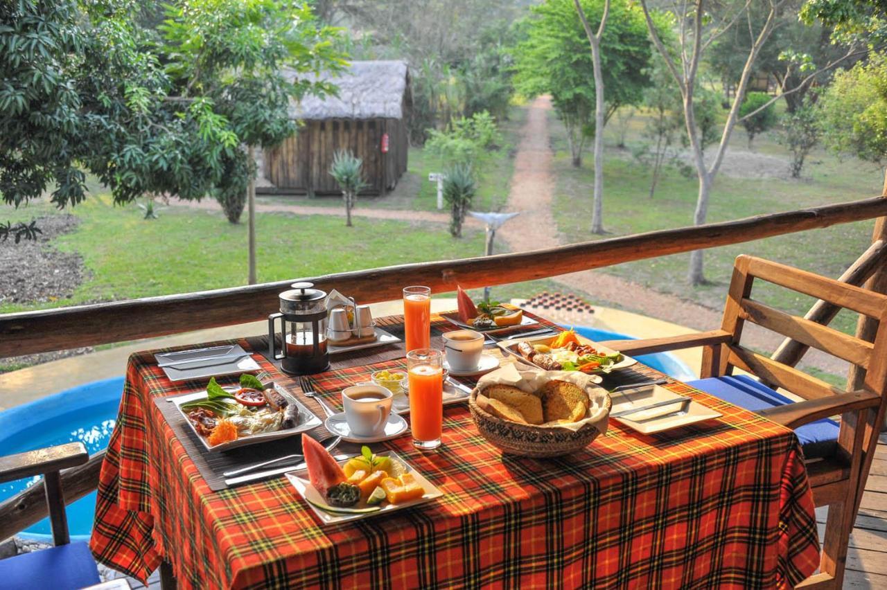 Bullbush River Camp Kihihi Luaran gambar