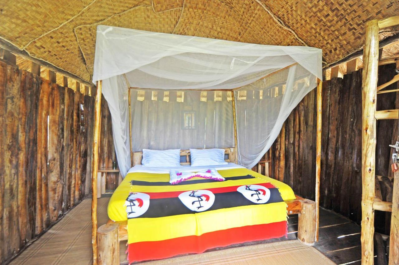 Bullbush River Camp Kihihi Luaran gambar